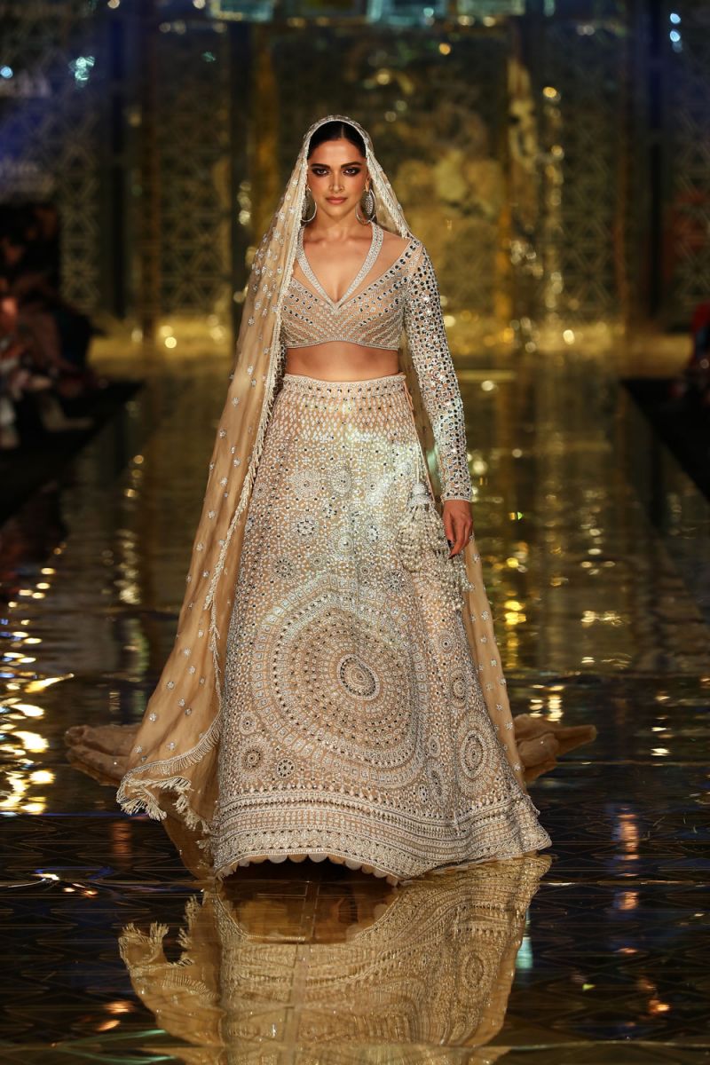Deepika Padukone in Abu Jani Sandeep Khosla