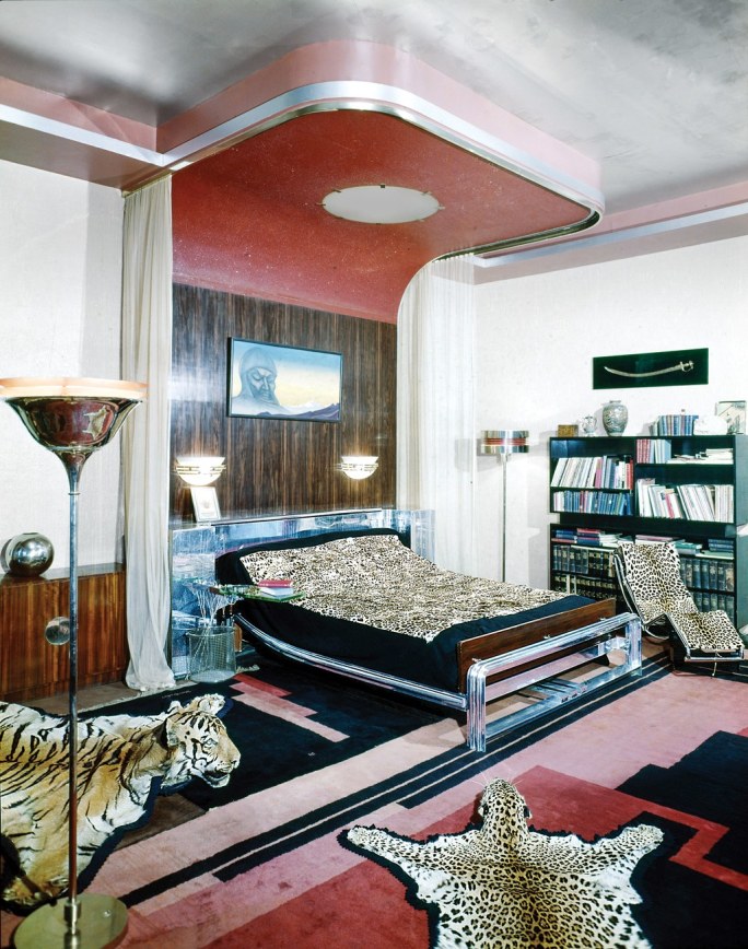 Bedroom at Manik Bagh Palace Indore