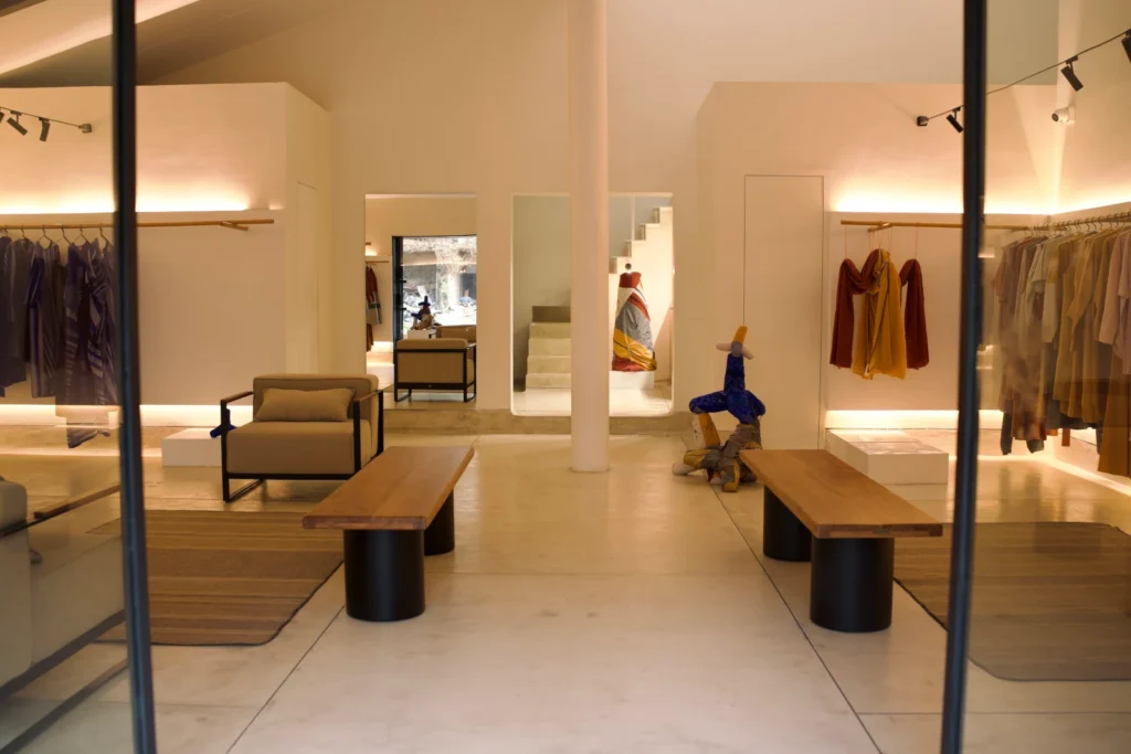 Akaaro Mumbai store