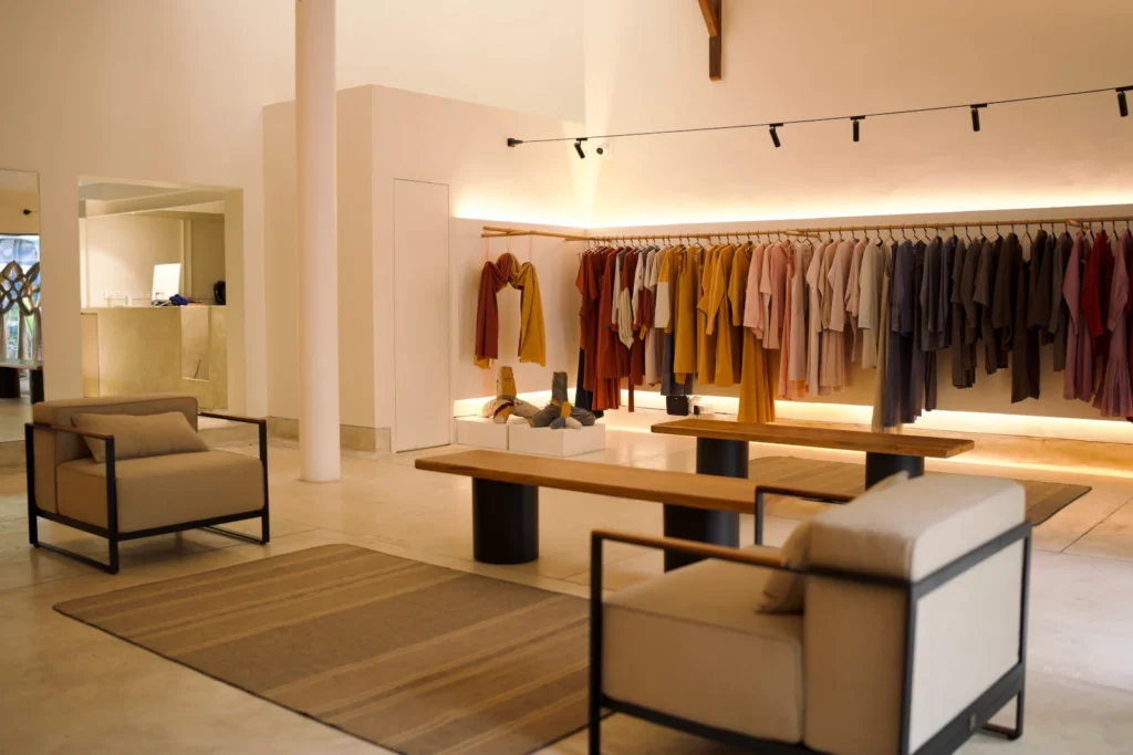 Akaaro Mumbai store